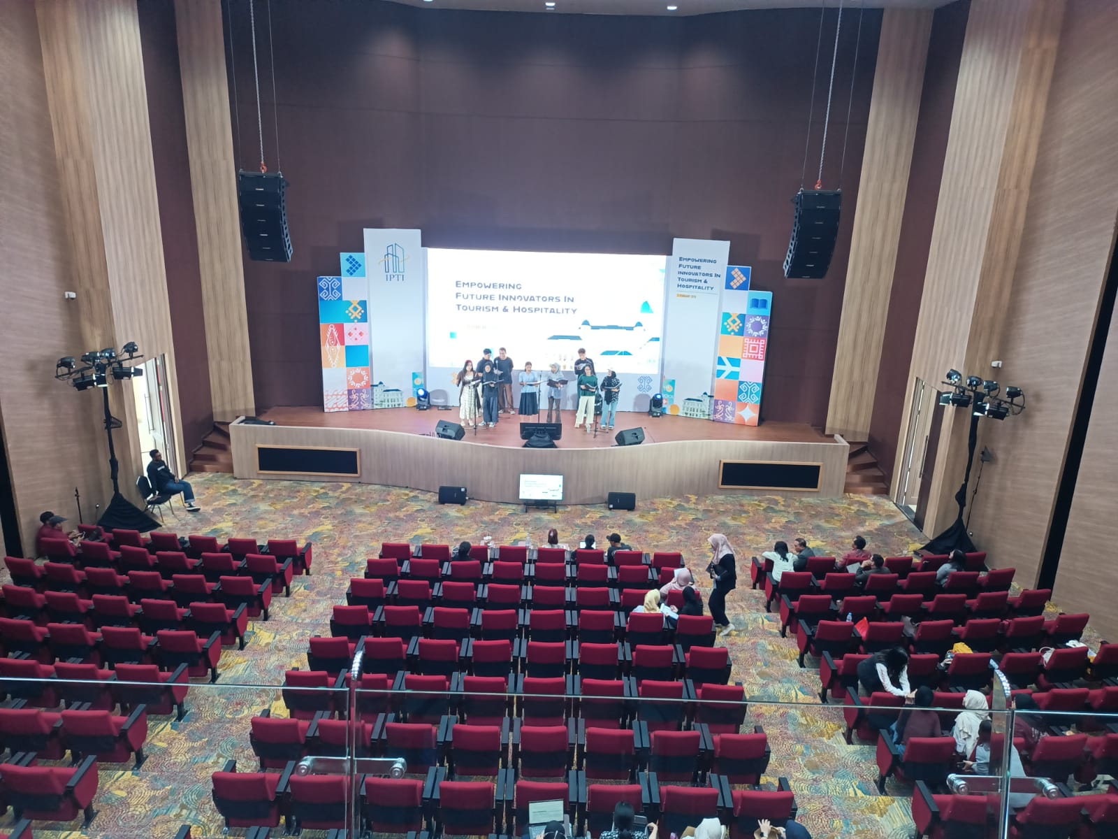 EVENT ORGANIZER
